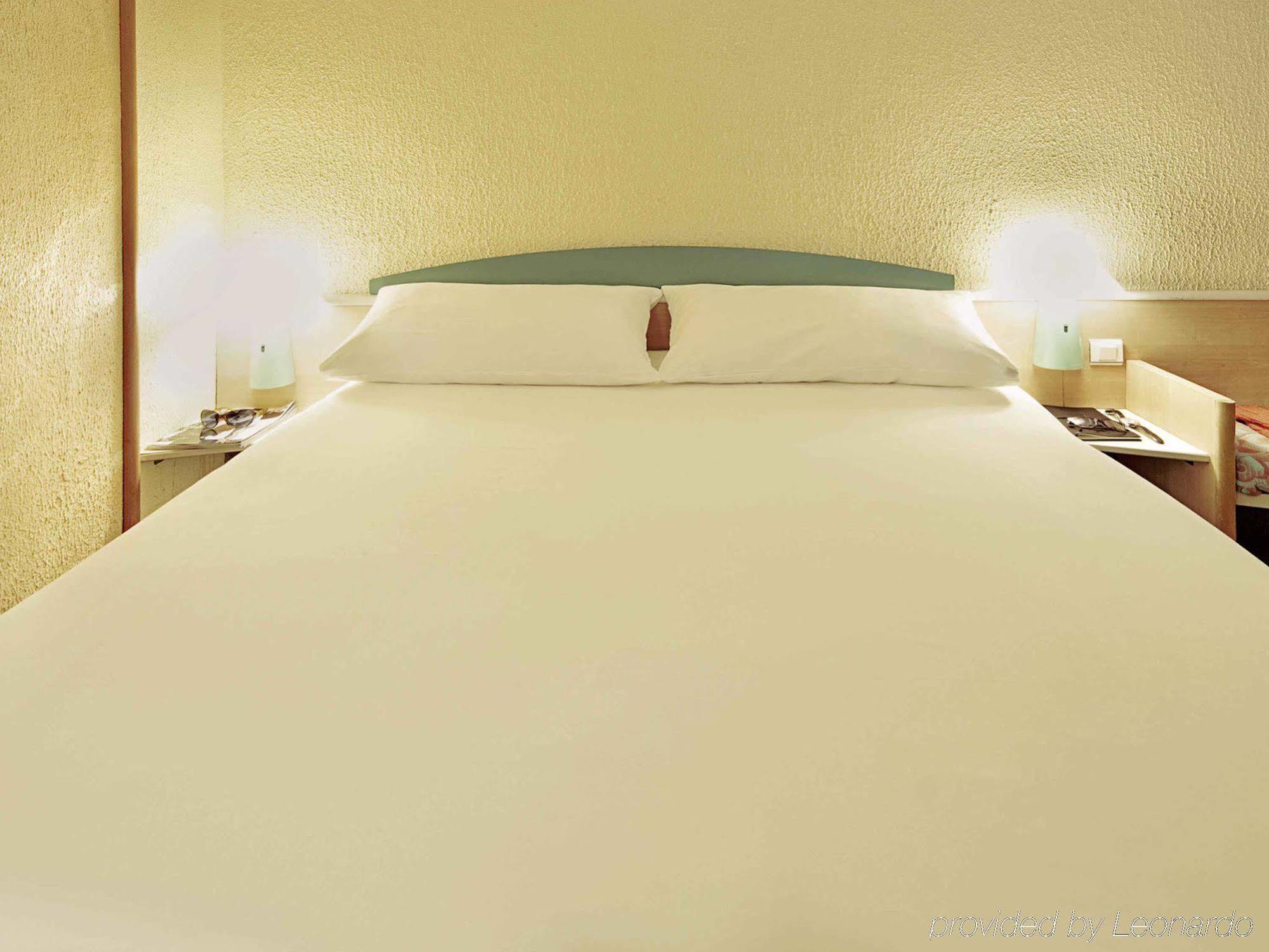 Ibis Archamps Porte De Geneve Exteriör bild